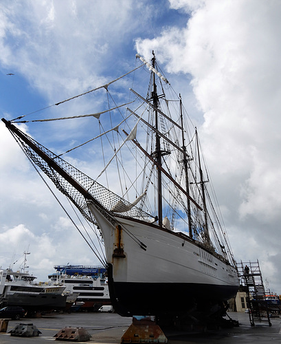 le marité se refait une beauté au port,