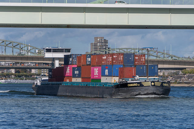 Binnenschifffahrt auf dem Rhein