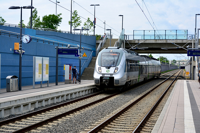 Leipzig 2017 – S-bahn arriving