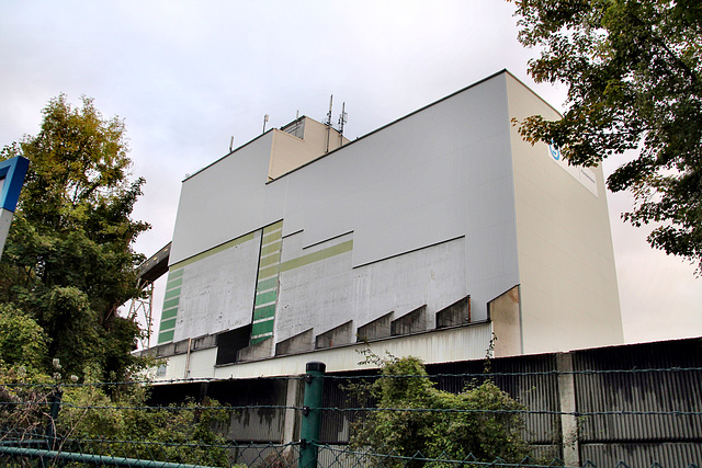 Ein Silo des Kalkwerks Flandersbach (Wülfrath-Rohdenhaus) / 8.10.2017