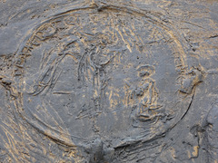 Detailfoto auf der Rückseite des Grabzeichens