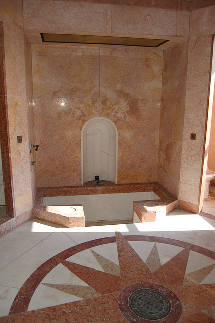 Sir Julian Cahn's Bathroom of c1938, Stanford Hall, Stanford on Soar, Nottinghamshire