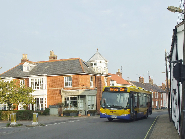 DSCF9920 Anglian Bus 450 (YN07 LFU) at Southwold - 25 Sep 2017 DSCF9920 Anglian Bus 450 (YN07 LFU) at Southwold - 25 Sep 2017