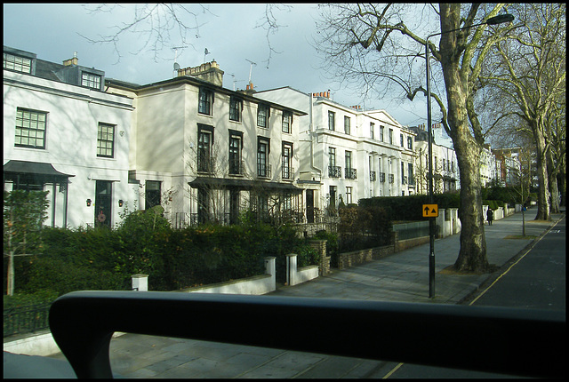 houses on Holland Park Avenue