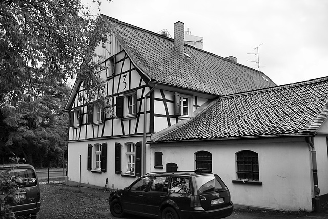 Fachwerkbau von 1773 an der Flandersbacher Straße (Wülfrath-Rohdenhaus) / 8.10.2017