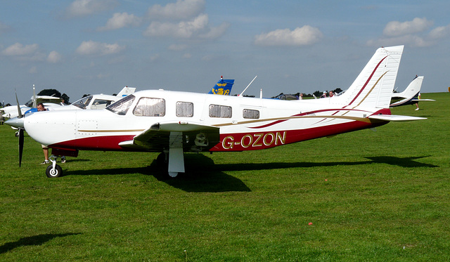 Piper PA-32R-301T Saratoga IITC G-OZON