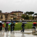 Regenschirmparade in Pisa, Italien