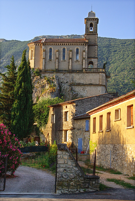 Eglise de Pierrelongue.1