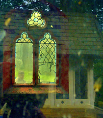 Sadly neglected Chapel of Rest and Lychgate in Wallsend Old Cemetery