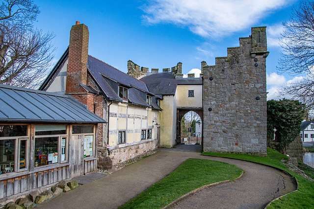 Wittington Castle