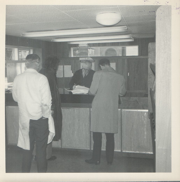 Yelloway booking office Central Station, Manchester - 1971/1972 Yelloway booking office Central Station, Manchester - 1971/1972