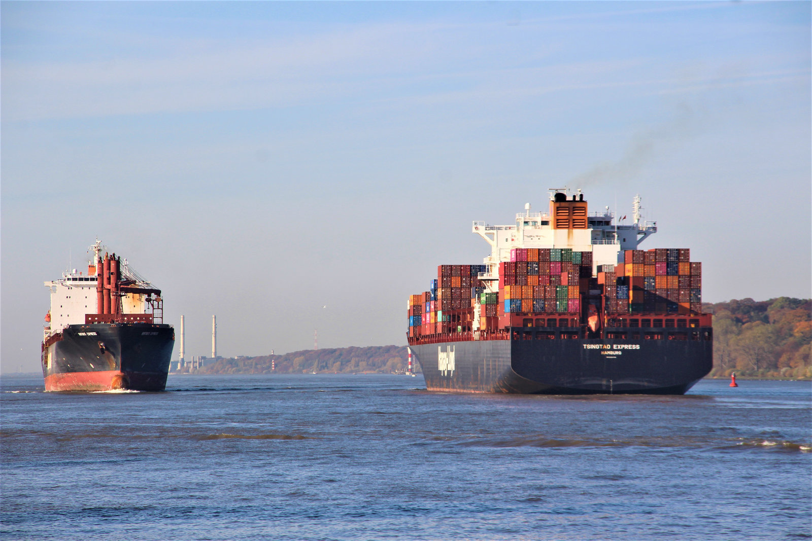 ANTIBES EXPRESS und TSINGTAO EXPRESS