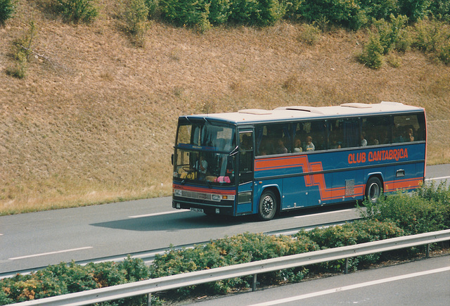 Club Cantabrica PSU 606 in Northern France - 20 Aug 1990 (123-02)