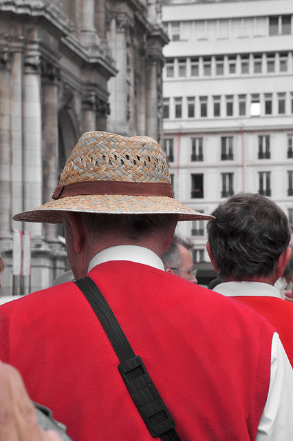 Le pull-over rouge