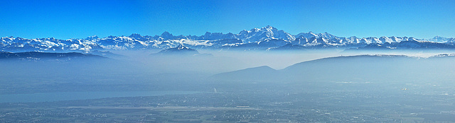 Le Mt. Blanc & Genève dans la brume