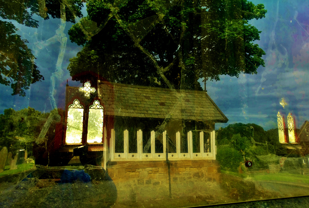 Sadly neglected Chapel of Rest and Lychgate in Wallsend Old Cemetery