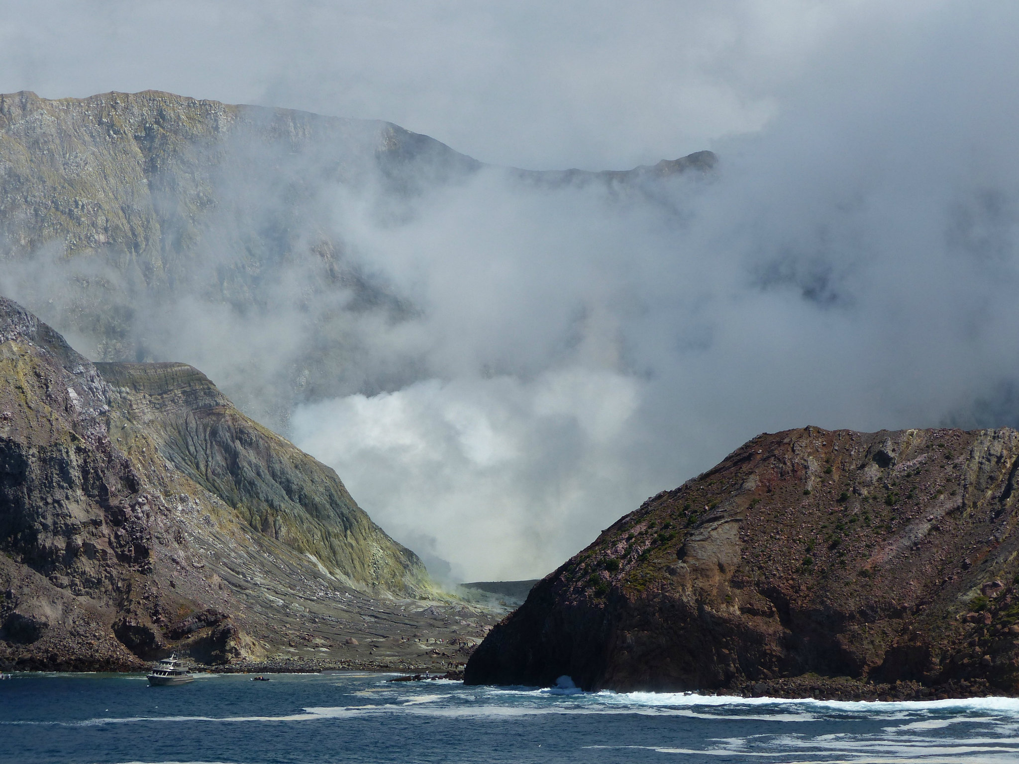 Whakaari/White Island (51) - 25 February 2015