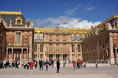 Dans la cour royale du Château de Versailles