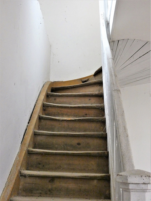 Treppe zum Chorraum