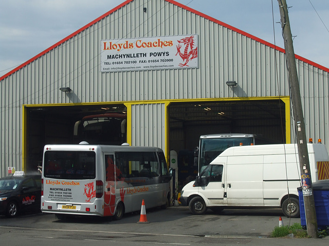 DSCF0372 Lloyd’s Coaches garage in Machynlleth