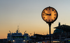 Hamburgtreffen 2025 - Nach Sonnenuntergang an den St. Pauli-Landungsbrücken