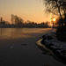- Le Quesnoy - coucher de soleil sur l'étang gelé du Pont rouge . Le QUESNOY .  Hauts-de-France