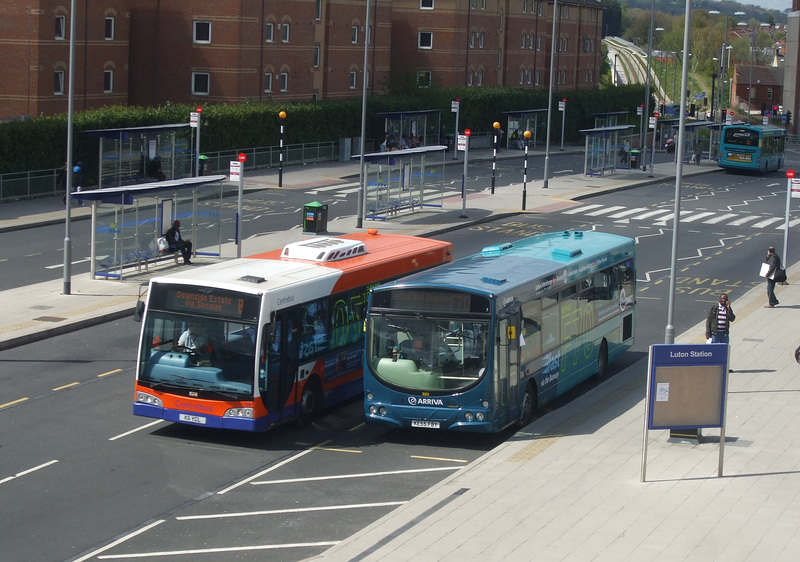 DSCF9039 - Luton Station Interchange 30 April 2015