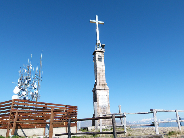 Gipfelkreuz auf dem Monte Mottarone (1491 m)