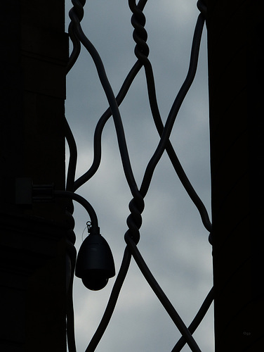 Irregular HFF