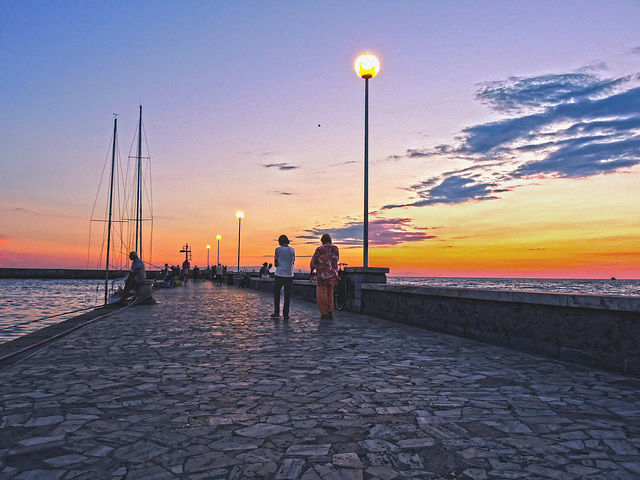 Tramonto sul lungomolo