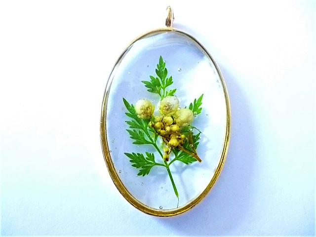 Oval shape with yellow flowers