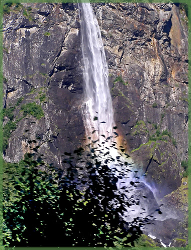 Flam : cascata con arcobaleno