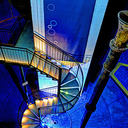 Treppe ins Blaue