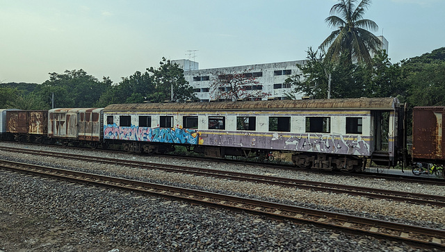 Convoi ferroviaire de style hanté / Haunted-style railway convoy