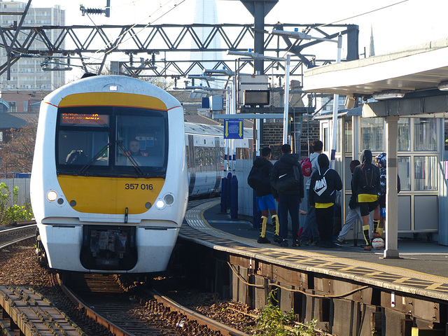 357016 arriving at Limehouse (1) - 18 November 2018