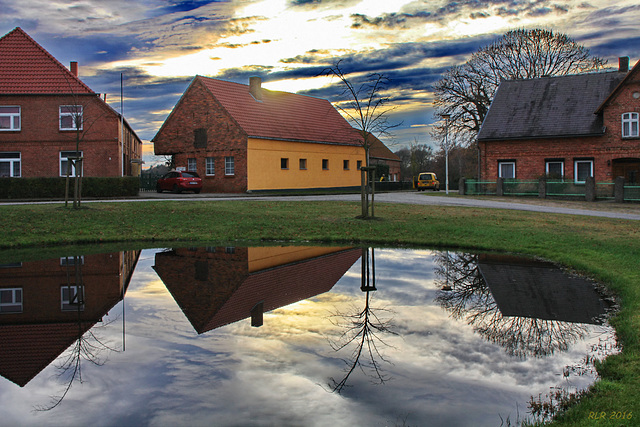 Loosen, Am Dorfteich