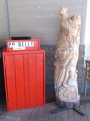 Poubelle et sculpture / Sculpture and trash