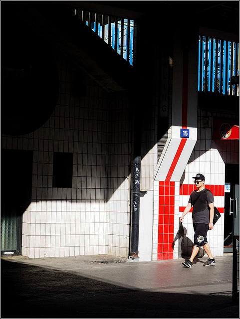 Balade en sous-sol avec points de lumière