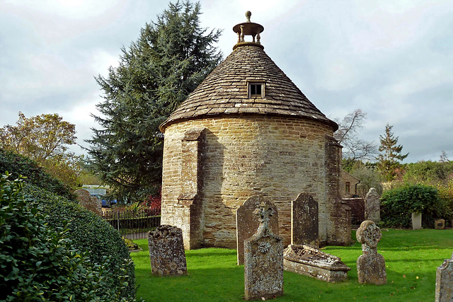 Norton sub Hamdon ~ Dovecote