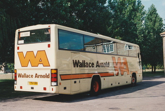 Wallace Arnold L941 NWW at the Smoke House Inn, Beck Row – 18 Jul 1994 (232-0A)