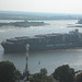 Containerschiff CSCL AMERICA vor Blankenese