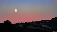 Vollmond über Marken (© Buelipix)