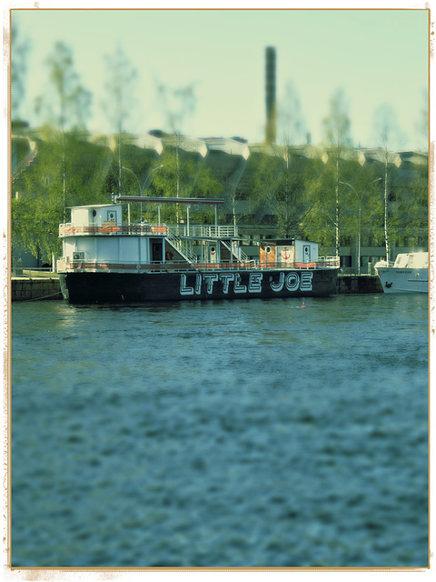 #32 A river boat