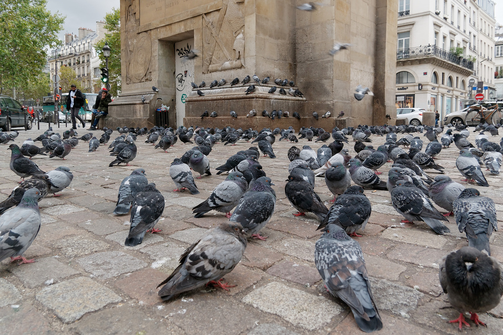 Foule à la porte Saint-Denis