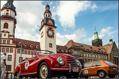 Oldtimer vorm Rathaus