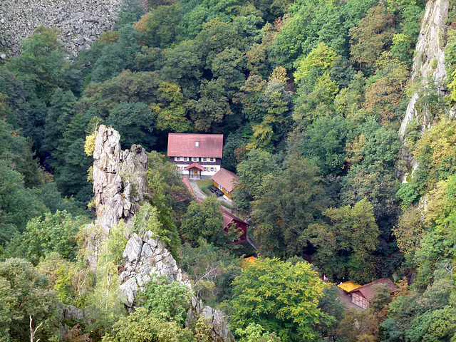 Am Fuß der Rosstrappe