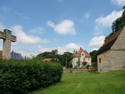 Pfaffenhofen, Karner
