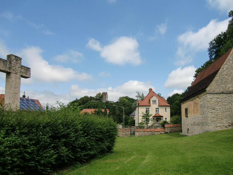 Pfaffenhofen, Karner