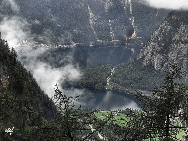 through the clouds ...Hallstatt