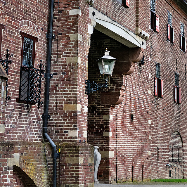 Zufahrtstor zur Vorburg von Kasteel de Haar - Utrecht